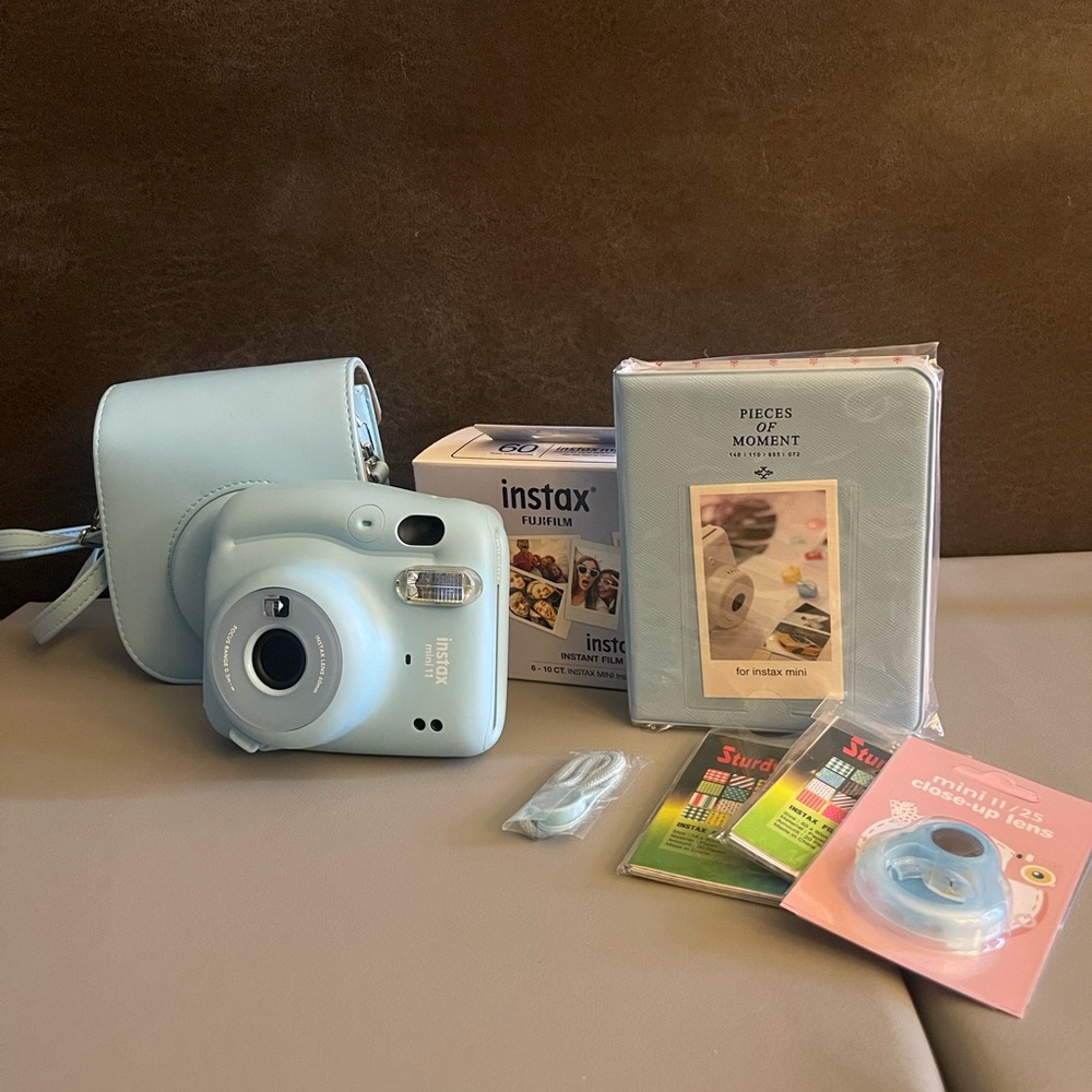 Fujifilm Instax Mini 11 Instant Camera - Blue